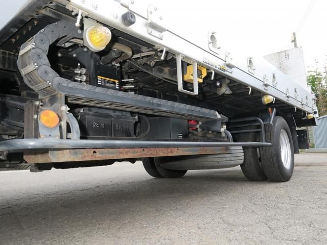 Hino DUTRO 2018-08 8331866-16