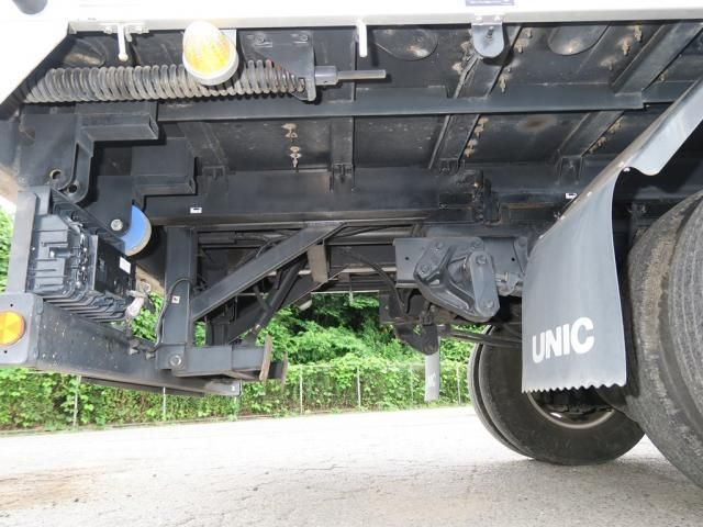 Hino DUTRO 2018-08 8331866-17