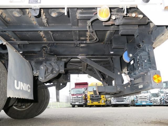 Hino DUTRO 2018-08 8331866-18