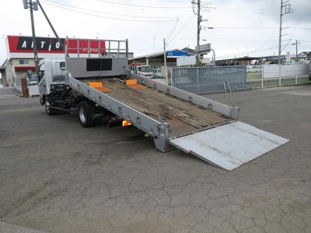 Hino DUTRO 2018-08 8331866-1