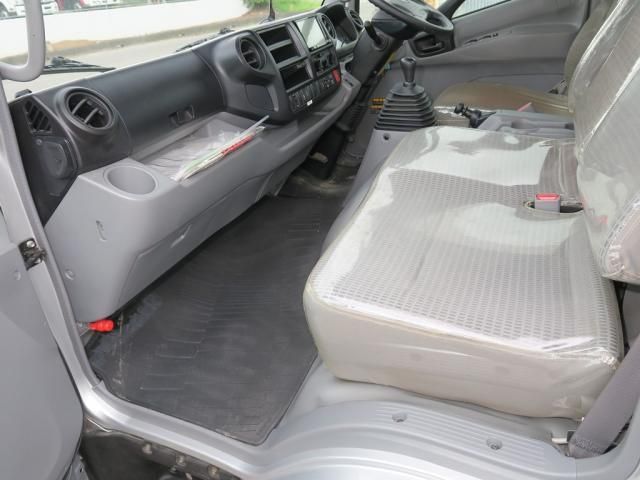 Hino DUTRO 2018-08 8331866-25