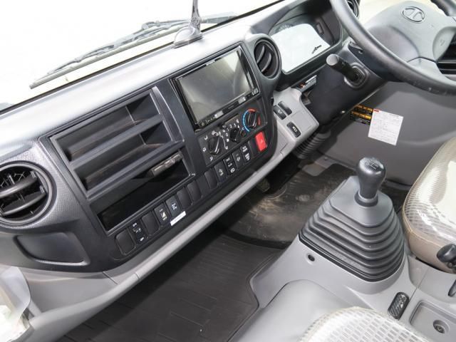 Hino DUTRO 2018-08 8331866-26