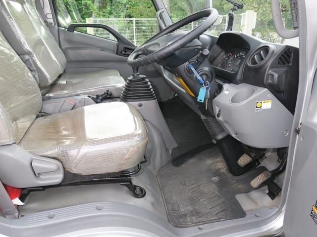 Hino DUTRO 2018-08 8331866-27