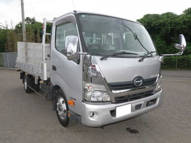 Hino DUTRO 2018-08 8331866-2