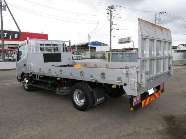 Hino DUTRO 2018-08 8331866-4