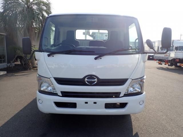 Hino DUTRO 2013-12 8331878-1
