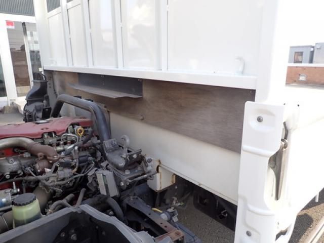 Hino DUTRO 2013-12 8331878-21