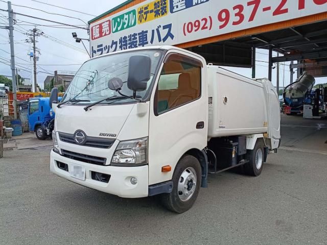 Hino DUTRO 2016-11 8331871-0