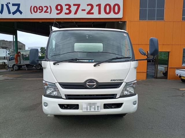 Hino DUTRO 2016-11 8331871-1