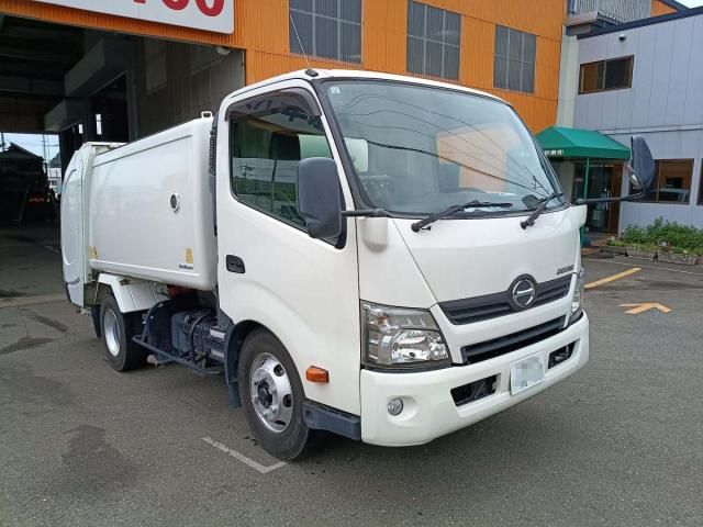 Hino DUTRO 2016-11 8331871-2