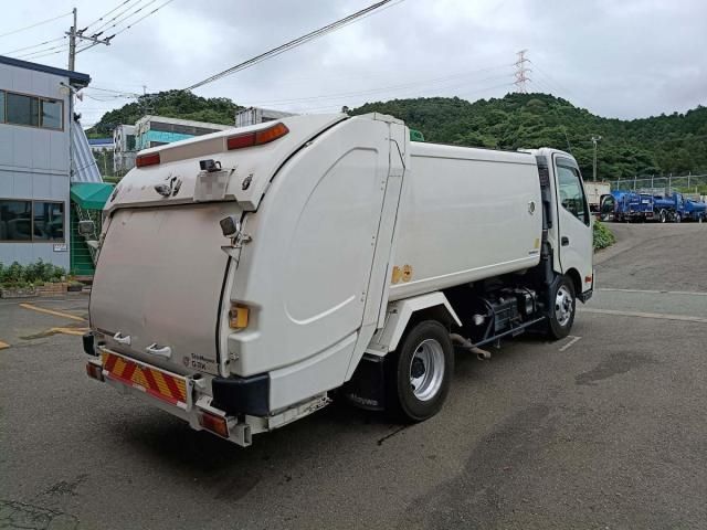 Hino DUTRO 2016-11 8331871-4