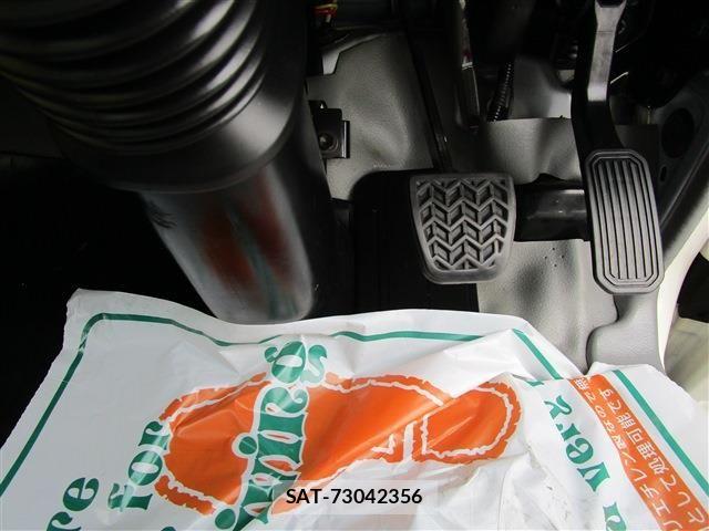 Hino DUTRO 2018-04 8335634-12
