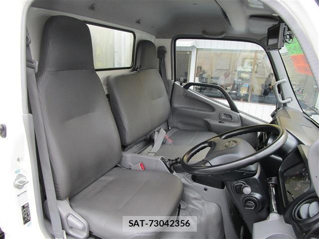 Hino DUTRO 2018-04 8335634-13