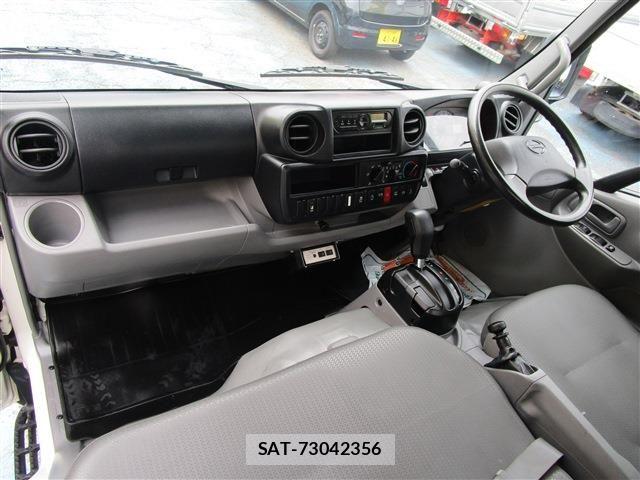 Hino DUTRO 2018-04 8335634-22