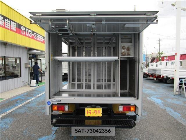 Hino DUTRO 2018-04 8335634-5