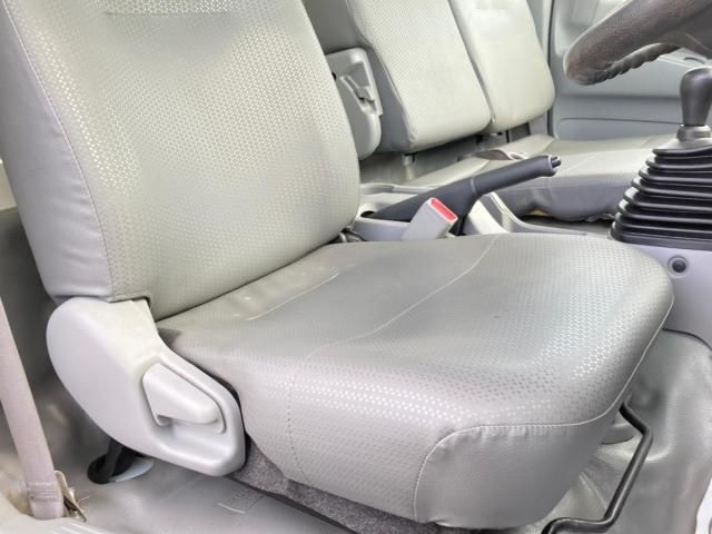 Hino DUTRO 2019-12 8331869-18