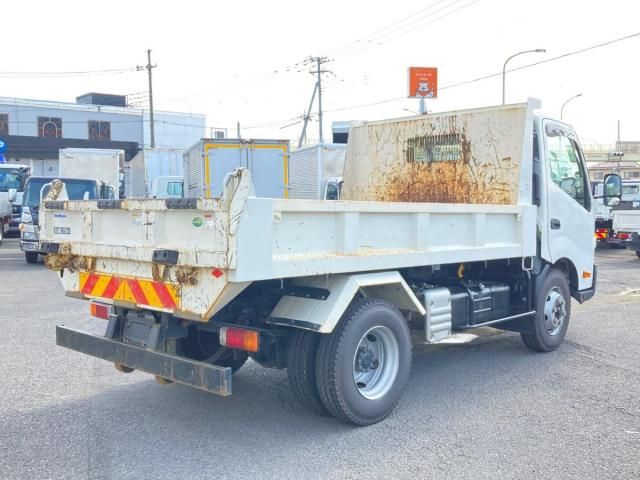 Hino DUTRO 2019-12 8331869-2