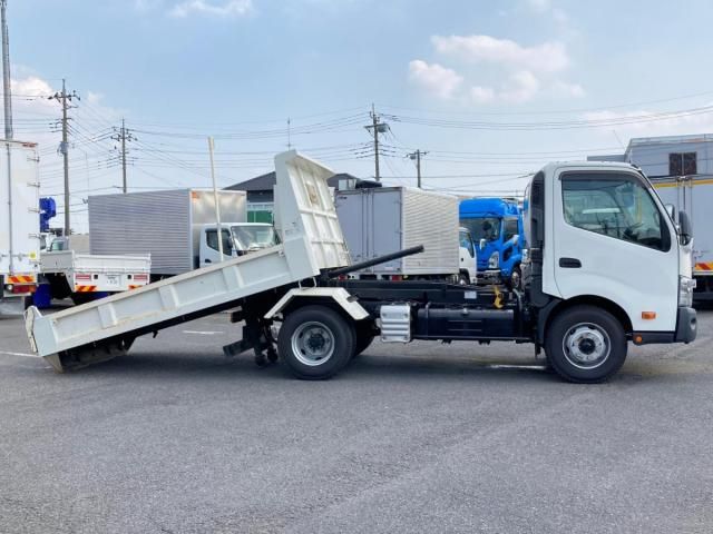 Hino DUTRO 2019-12 8331869-5