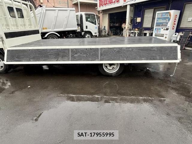 Hino DUTRO 2019-03 8354340-9