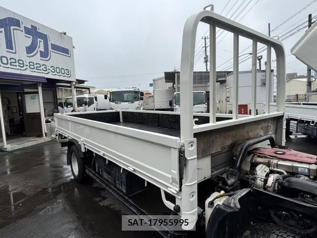 Hino DUTRO 2019-03 8354340-14
