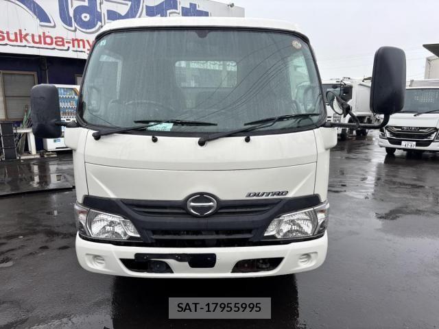Hino DUTRO 2019-03 8354340-1