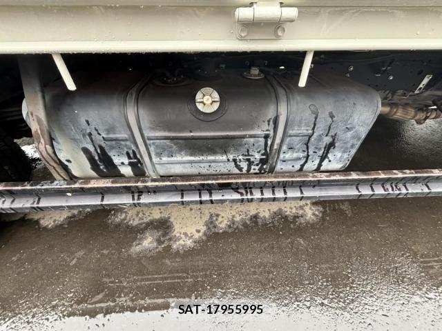 Hino DUTRO 2019-03 8354340-23