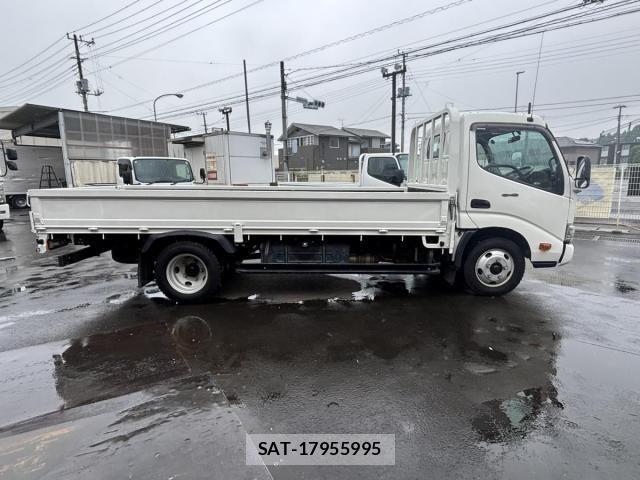 Hino DUTRO 2019-03 8354340-3