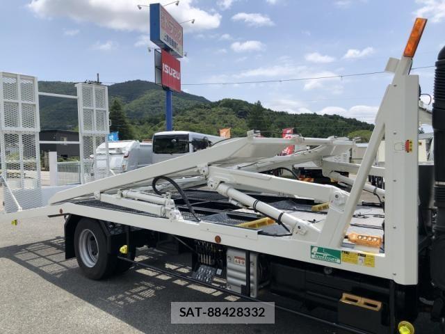 Hino DUTRO 2023-07 8354337-15