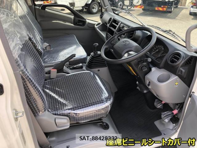 Hino DUTRO 2023-07 8354337-7