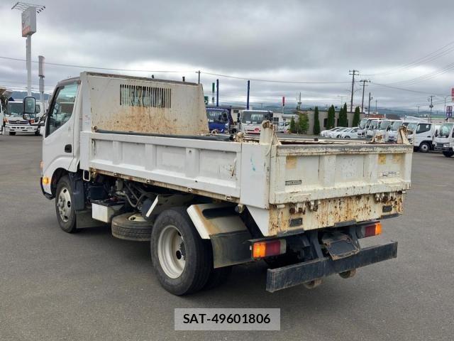 Hino DUTRO 2014-02 8354338-3