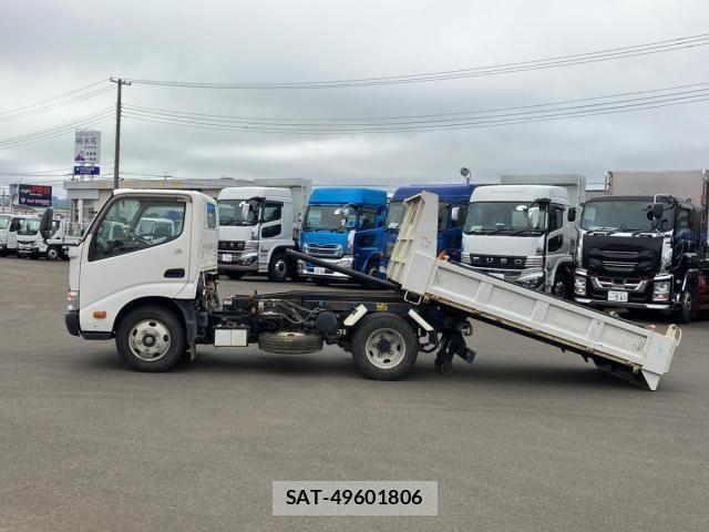 Hino DUTRO 2014-02 8354338-4
