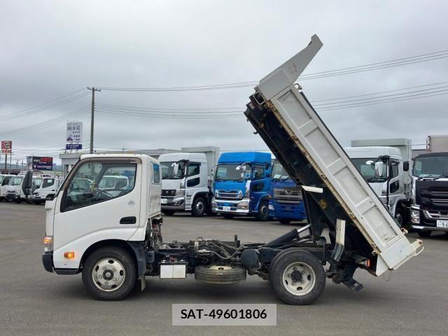 Hino DUTRO 2014-02 8354338-6