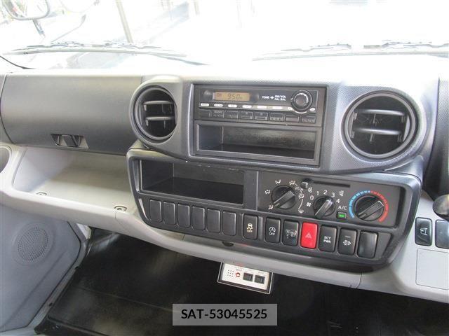 Hino DUTRO 2017-04 8354347-10