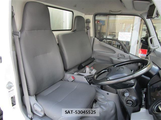 Hino DUTRO 2017-04 8354347-13