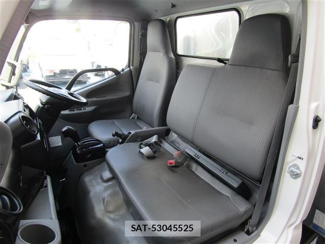 Hino DUTRO 2017-04 8354347-14