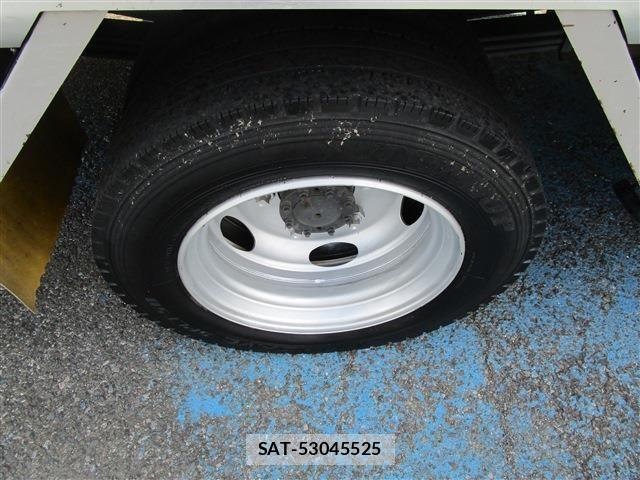 Hino DUTRO 2017-04 8354347-18