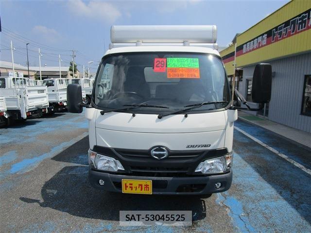 Hino DUTRO 2017-04 8354347-1