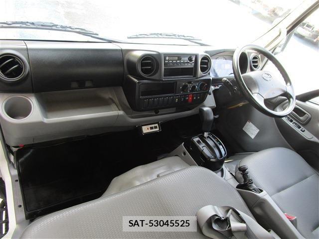 Hino DUTRO 2017-04 8354347-22