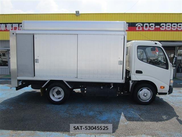 Hino DUTRO 2017-04 8354347-2