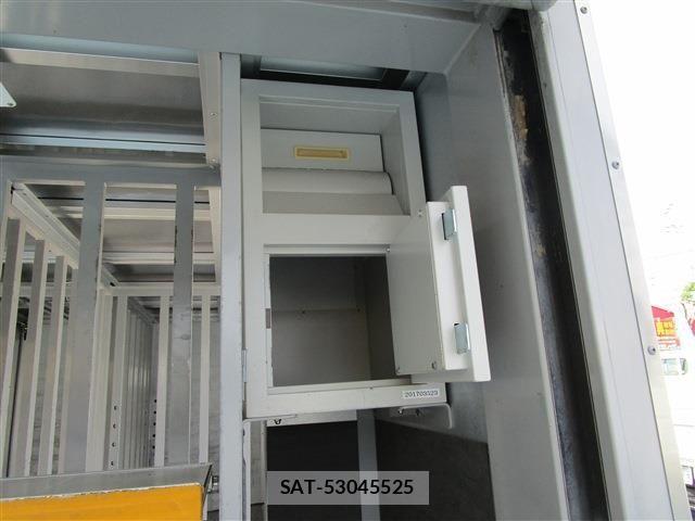 Hino DUTRO 2017-04 8354347-8