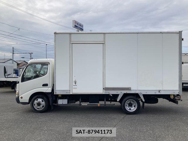Hino DUTRO 2009-03 8354349-22