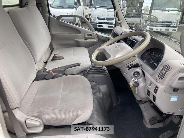 Hino DUTRO 2009-03 8354349-3