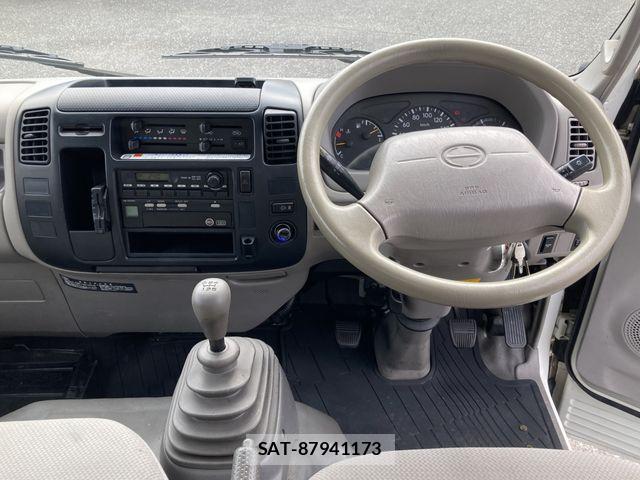 Hino DUTRO 2009-03 8354349-5