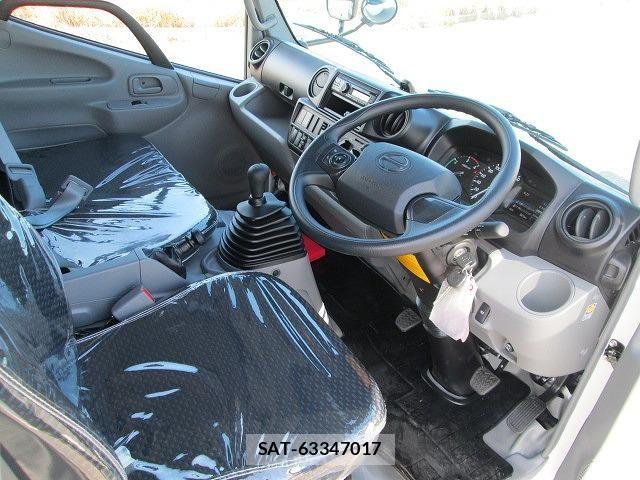 Hino DUTRO 2025-06 8354336-15