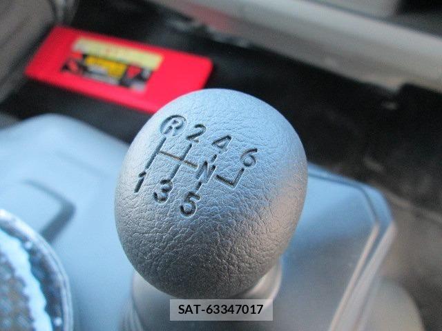 Hino DUTRO 2025-06 8354336-19