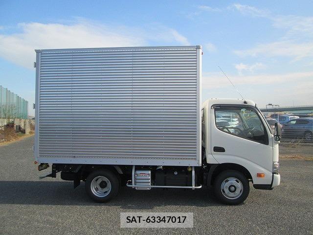 Hino DUTRO 2025-06 8354336-3
