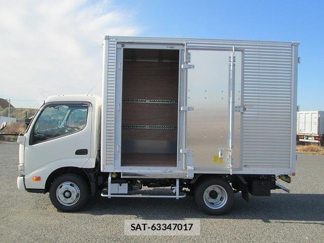 Hino DUTRO 2025-06 8354336-5