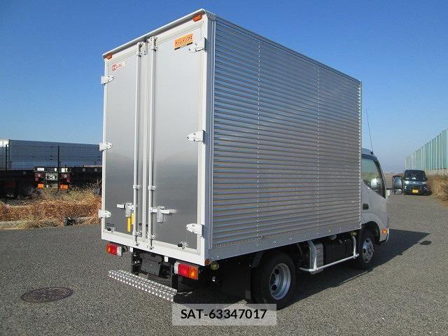 Hino DUTRO 2025-06 8354336-6