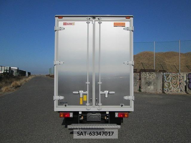 Hino DUTRO 2025-06 8354336-7