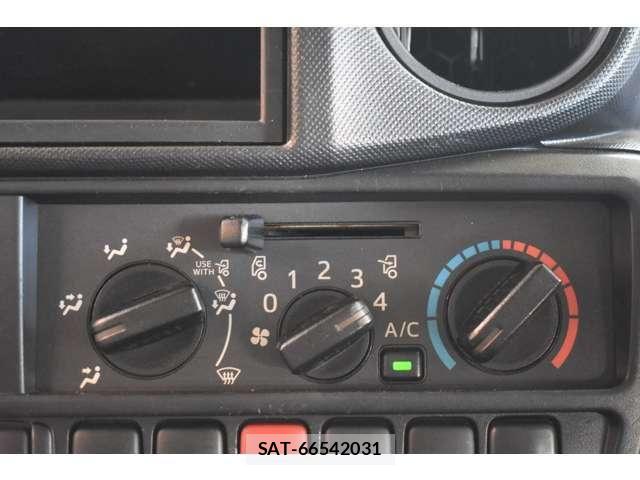 Hino DUTRO 2019-08 8365667-15